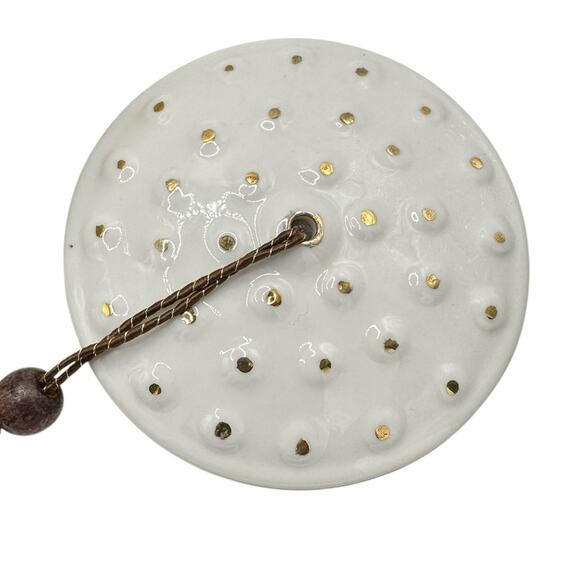 Chinese Ceramic Tea Caddy with Blue Crane Design Airtight Lid with Tassel - Picture 12 of 15